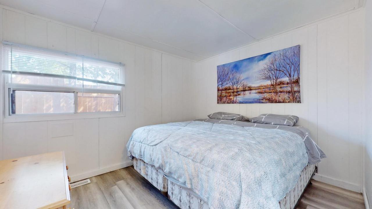 Main Beach River Retreat - Wasaga Beach 1 - Main Strip - 93 Mosley St Buitenkant foto
