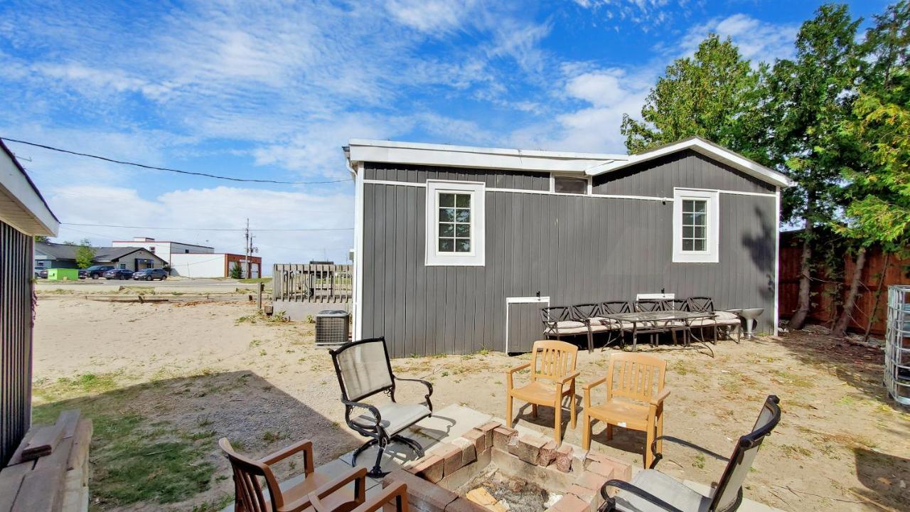 Main Beach River Retreat - Wasaga Beach 1 - Main Strip - 93 Mosley St Buitenkant foto