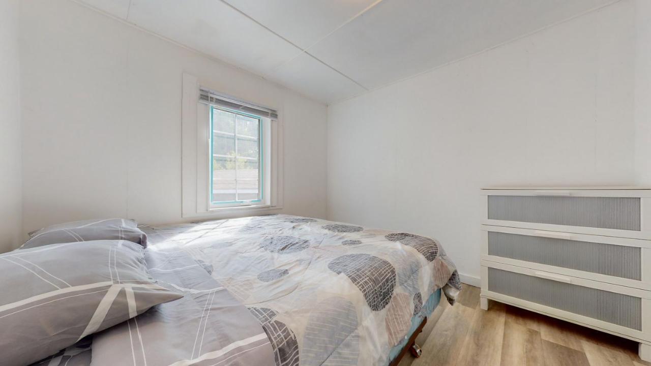 Main Beach River Retreat - Wasaga Beach 1 - Main Strip - 93 Mosley St Buitenkant foto