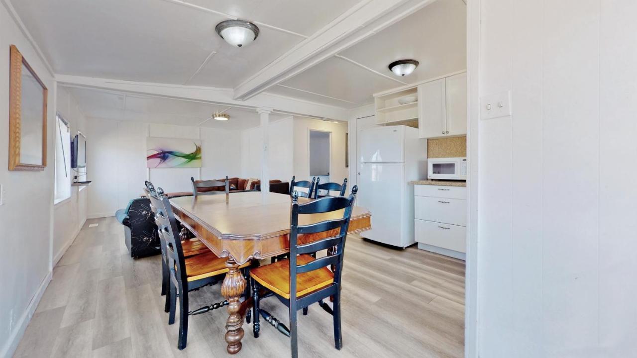 Main Beach River Retreat - Wasaga Beach 1 - Main Strip - 93 Mosley St Buitenkant foto