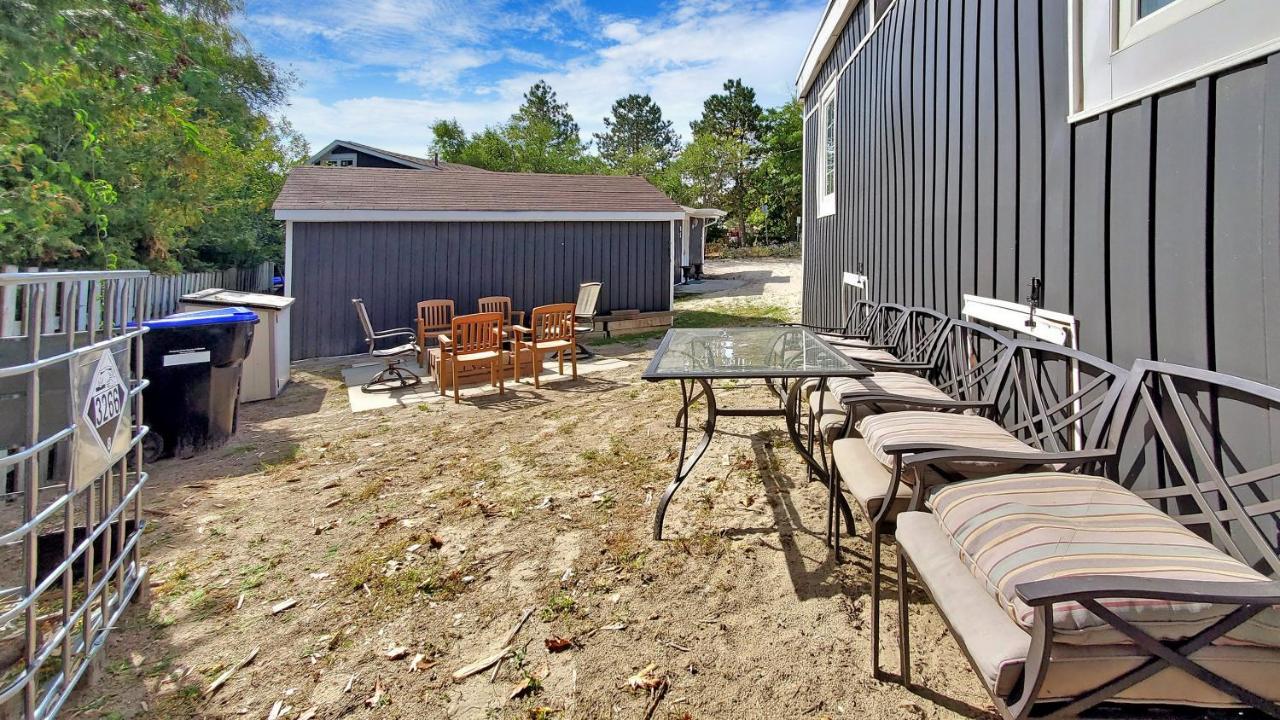 Main Beach River Retreat - Wasaga Beach 1 - Main Strip - 93 Mosley St Buitenkant foto