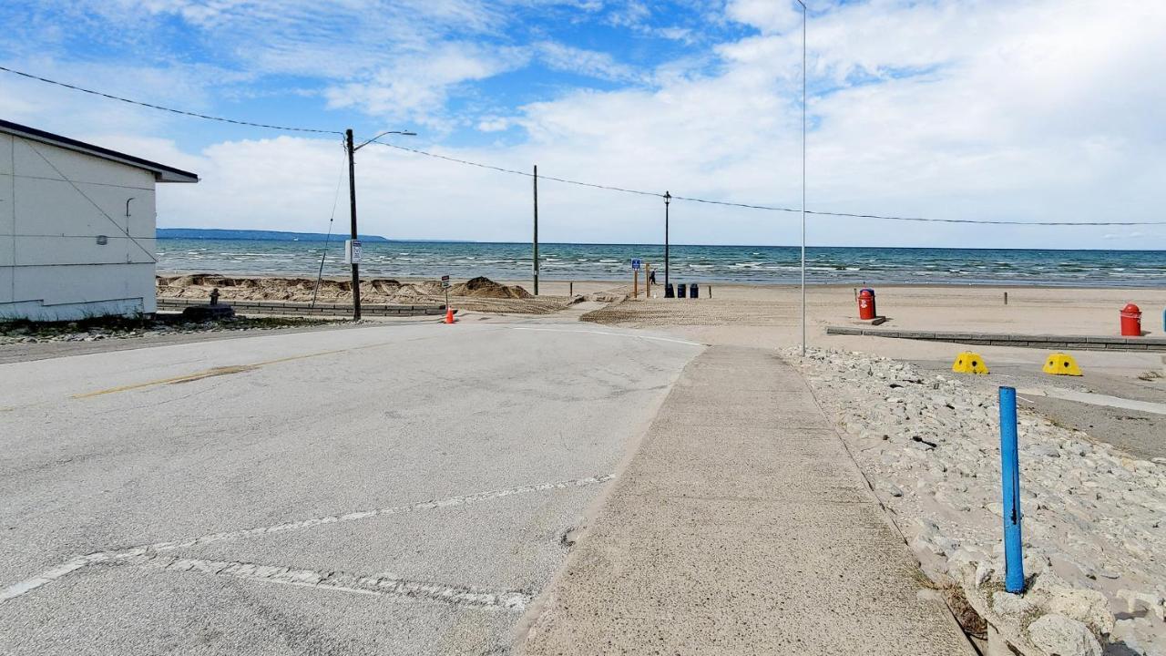 Main Beach River Retreat - Wasaga Beach 1 - Main Strip - 93 Mosley St Buitenkant foto